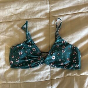 Women’s SHEIN bathing suit top size M